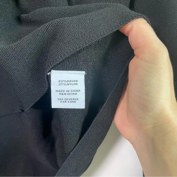 525 America black v-neck knit sweater size small - Picture 3 of 6